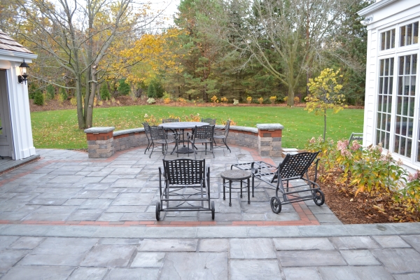 Mequon paver patio installation experts installed this beautiful patio